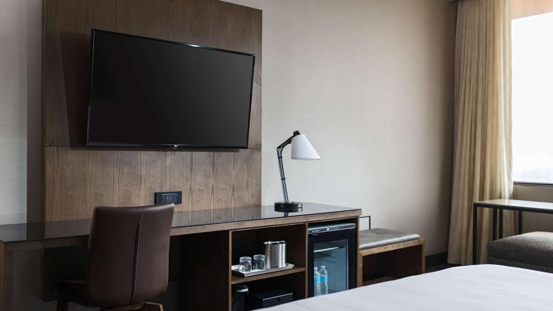 Sonesta Airport 4*