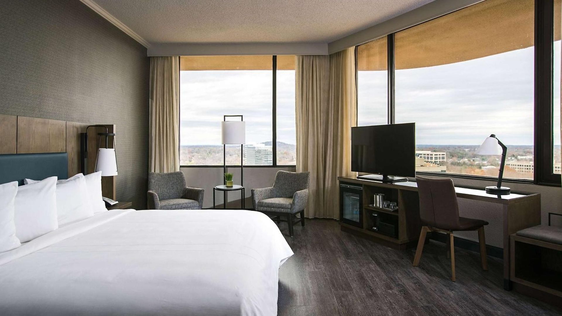 Sonesta Airport Hotel