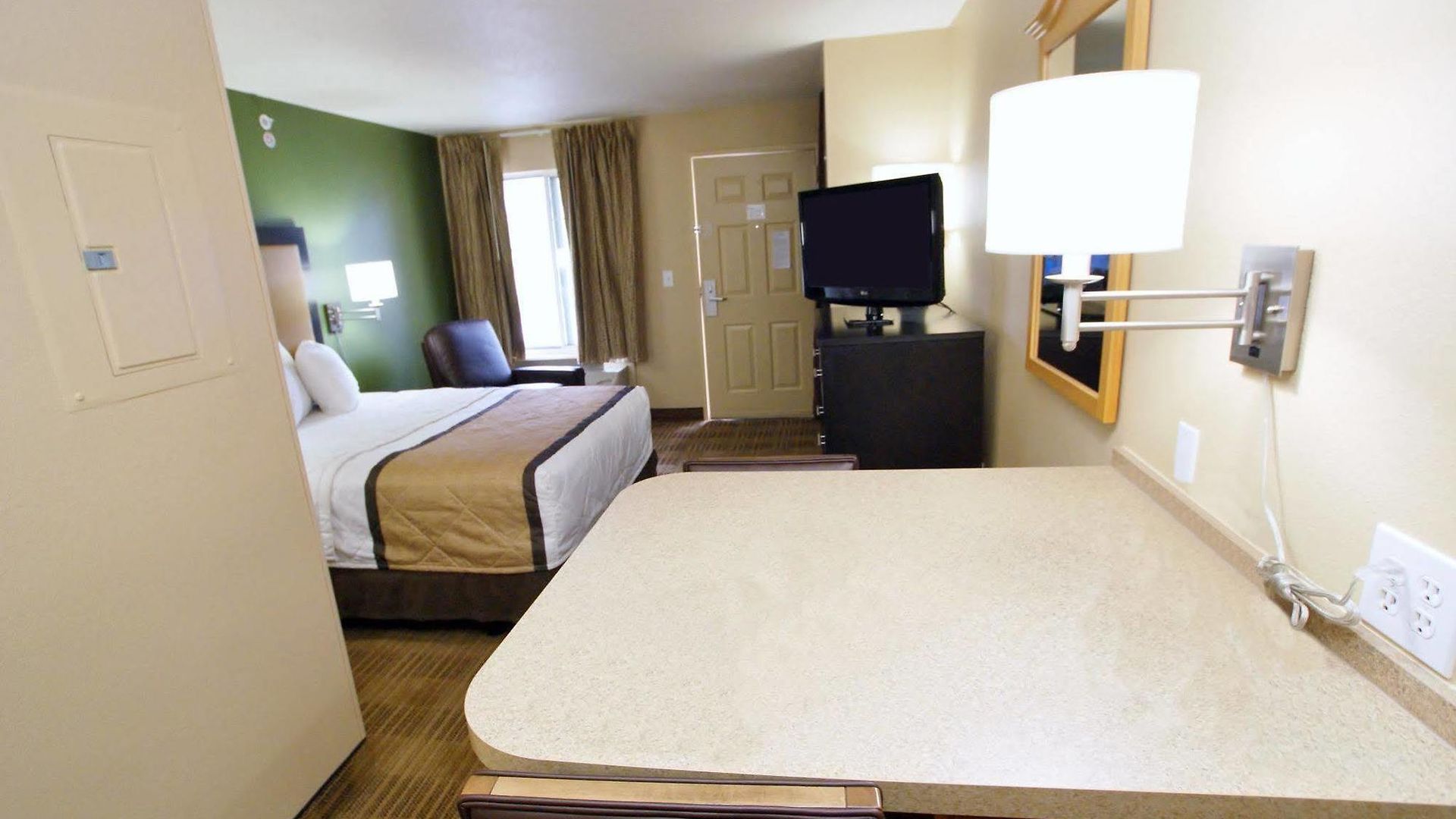 Extended America - - Airport - Music Hotel Nashville