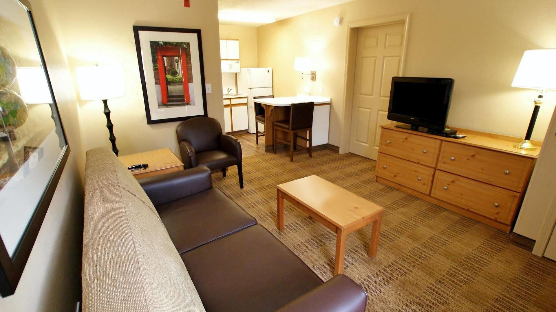 Extended America - - Airport - Music Hotel