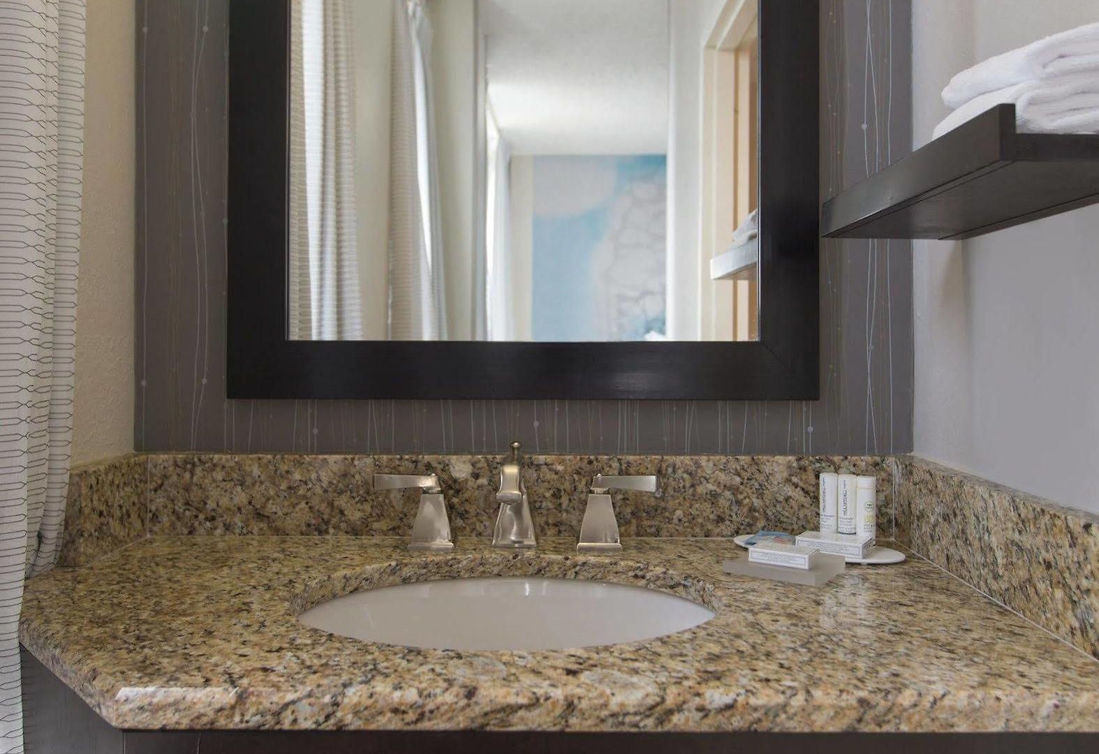 Courtyard By Marriott Downtown