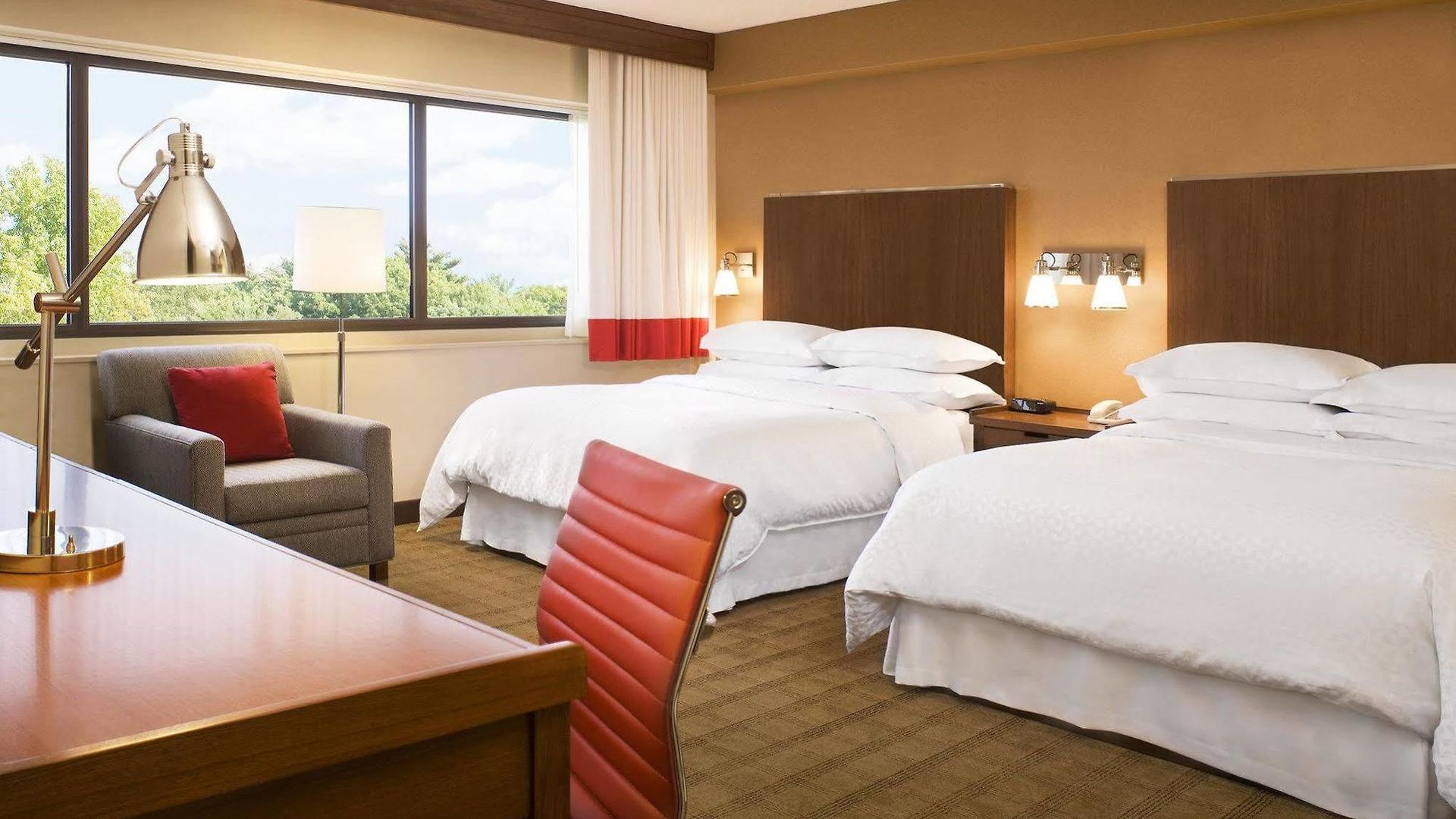 Hotel Four Points By Sheraton Airport 3*