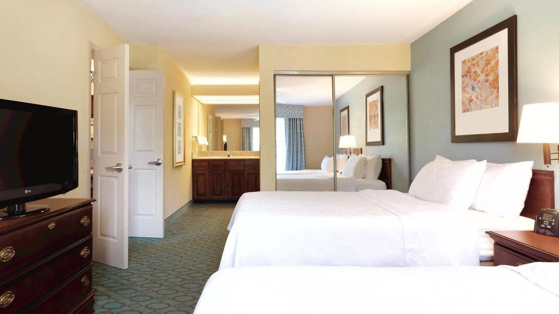 Homewood Airport Hotel 3*