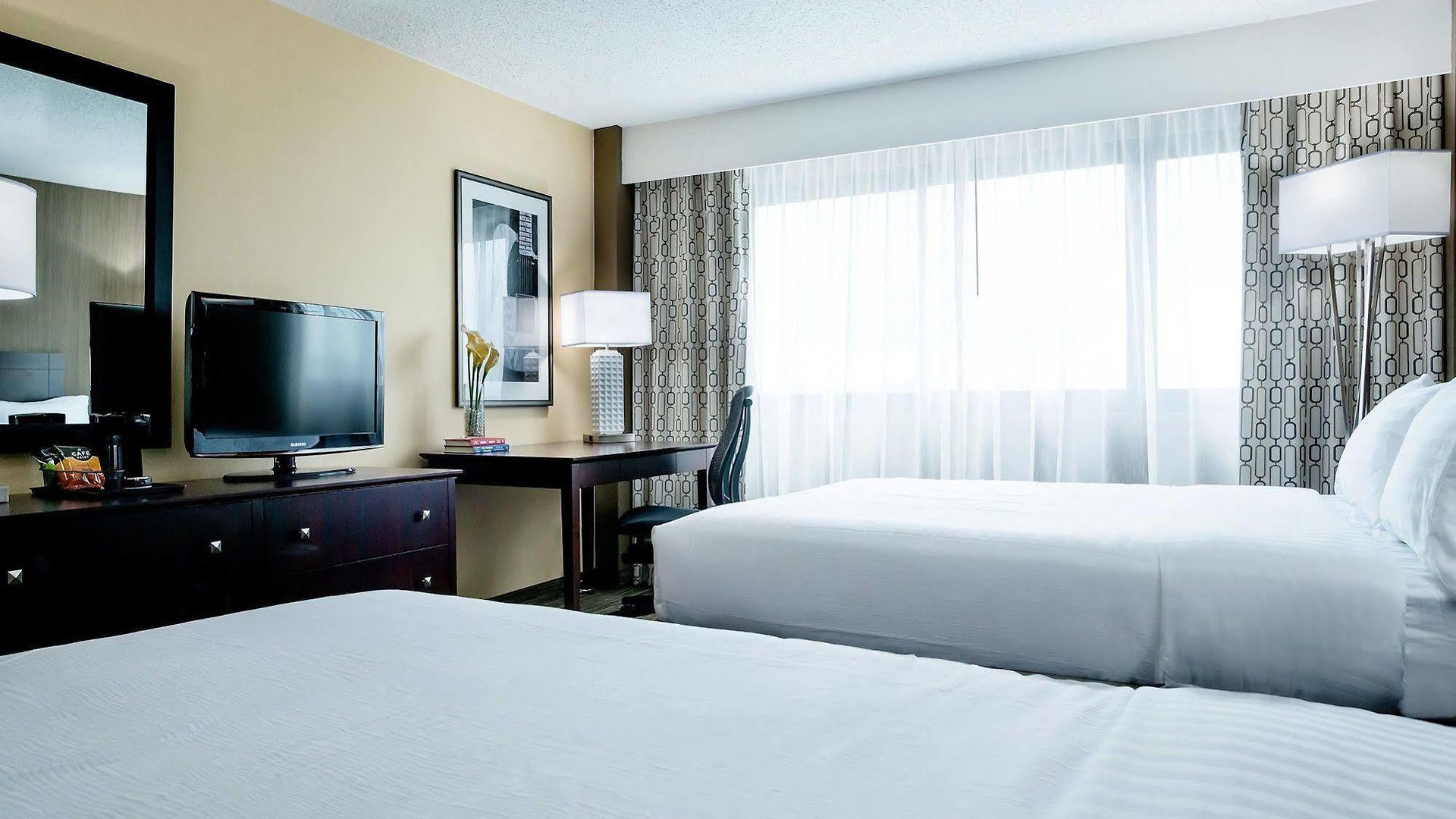 Airport Marriott Hotel 4*