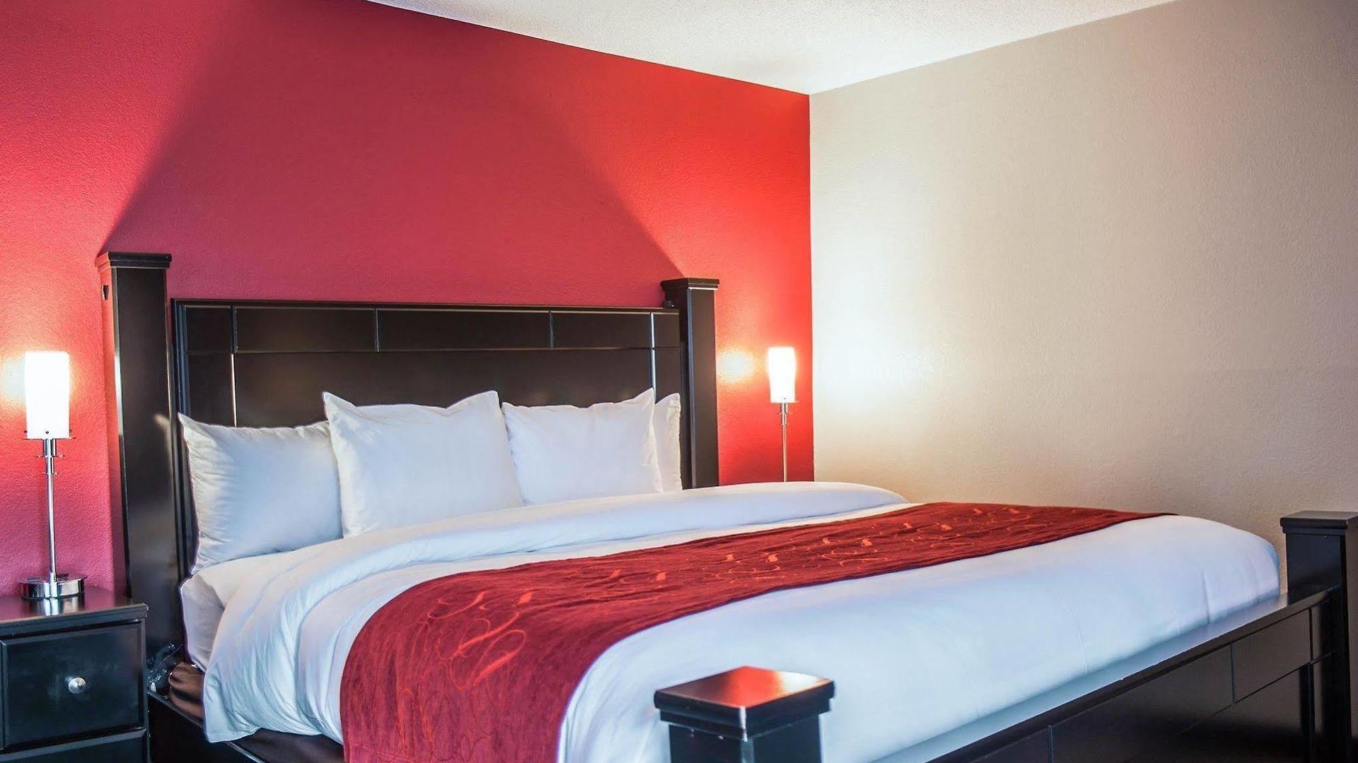 Hotel Comfort Airport - Bna 4*