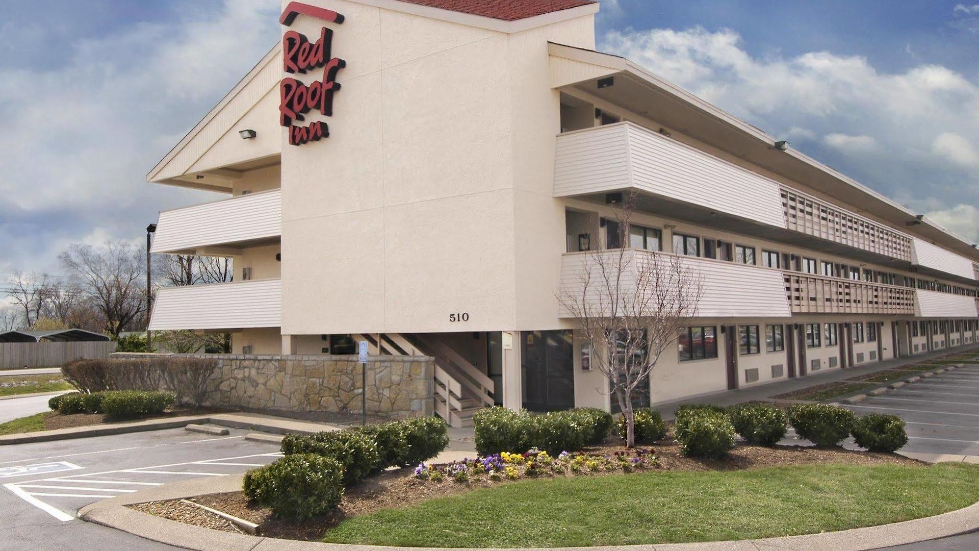 Red Roof Plus+ Airport Nashville