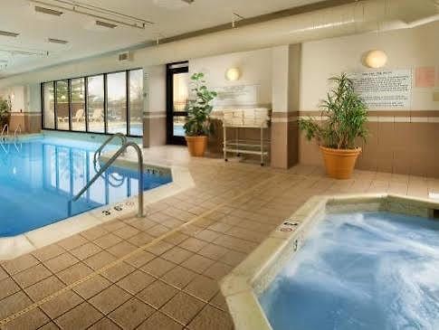 Hotel Drury & Airport 3*