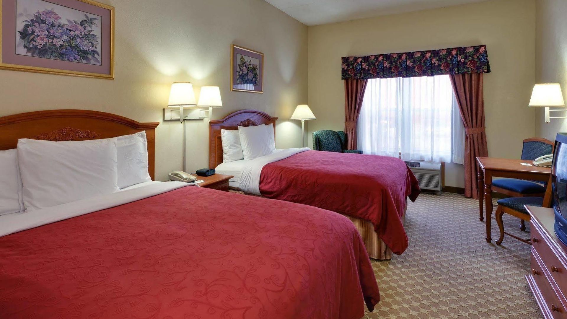 Country & By Radisson, Airport East, Tn