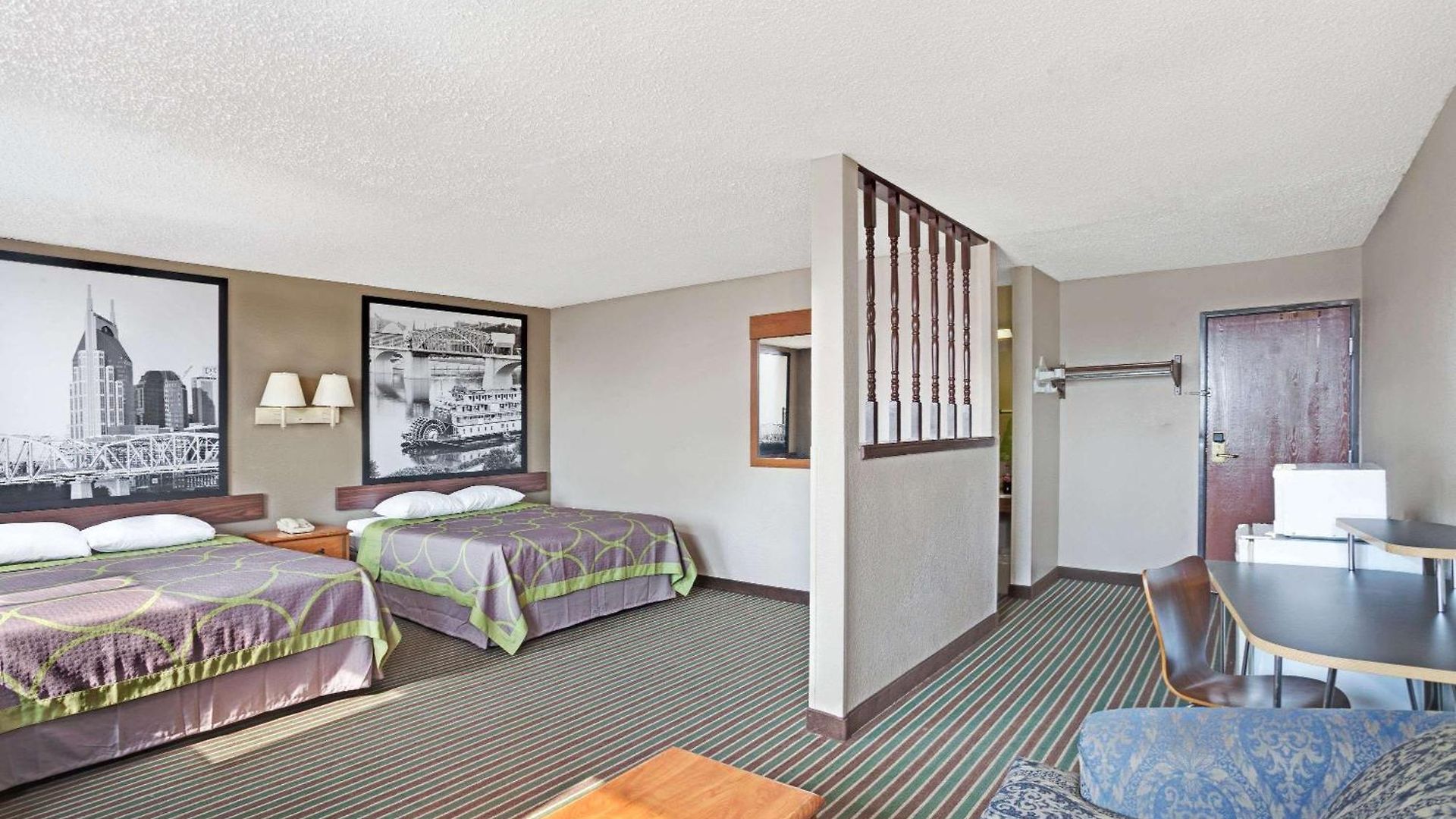 Super 8 By Wyndham Nashville/ Dntn/ Opryland Area