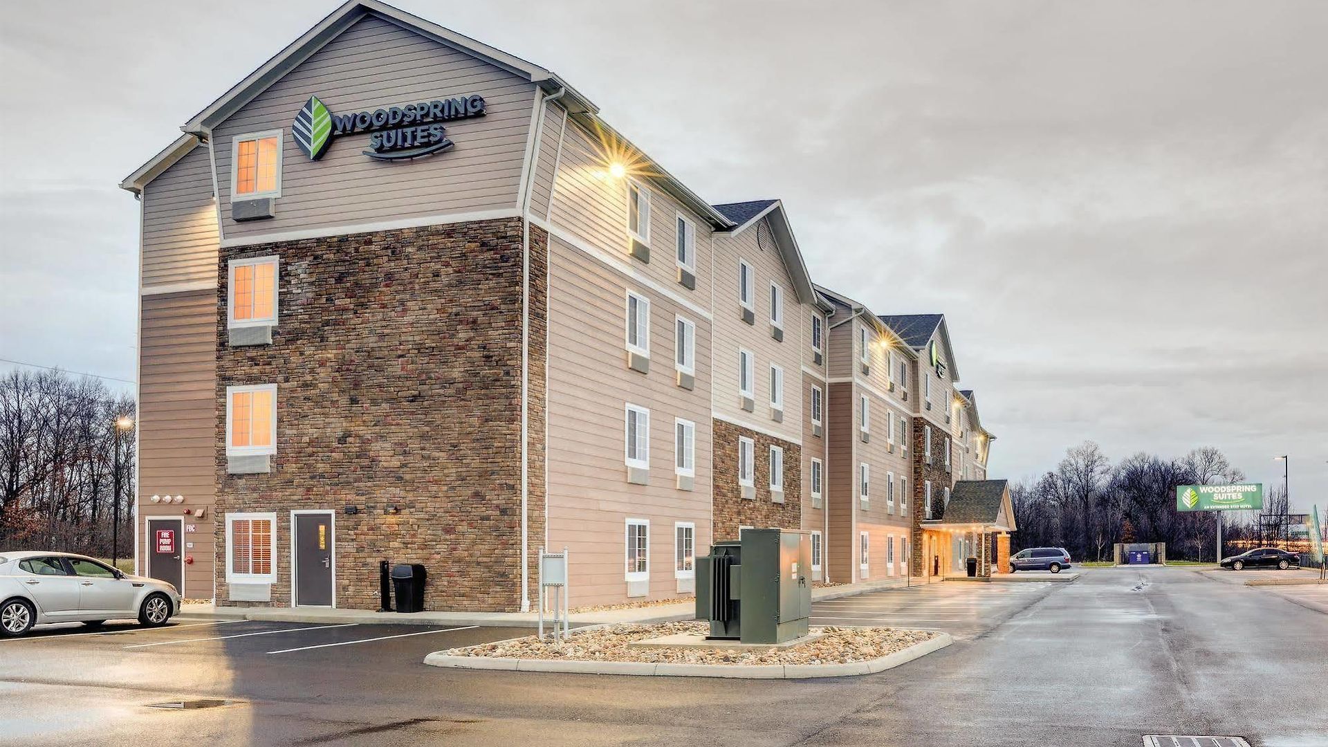 Hotel Woodspring Airport