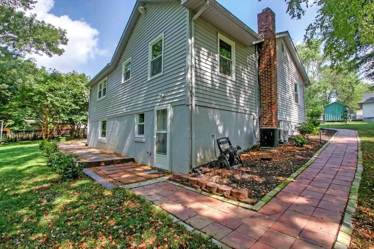 Walk To Trails & Fishing Spots! Lake Ozark Escape *