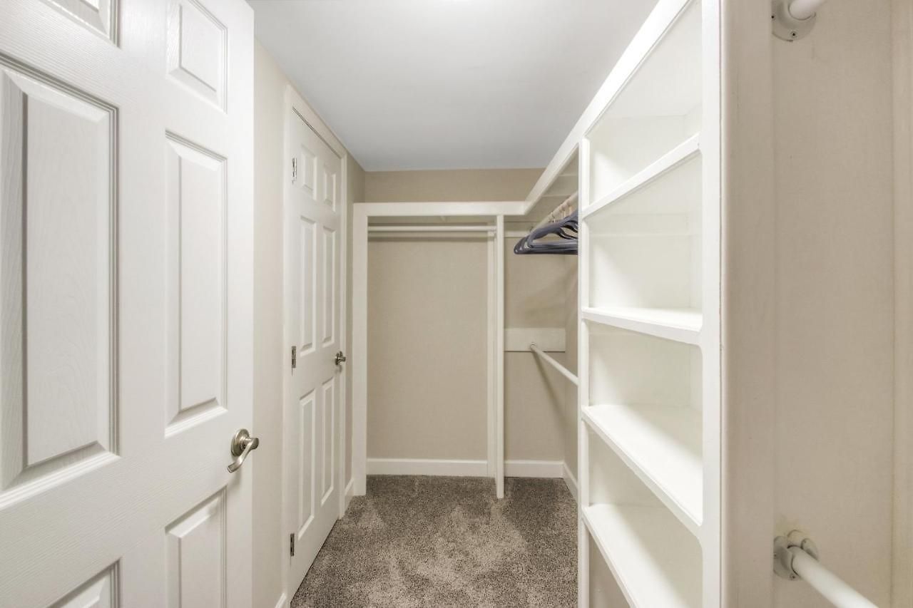 Walk To Trails & Fishing Spots! Lake Ozark Escape * Nashville