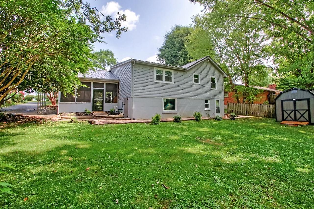 Holiday home Walk To Trails & Fishing Spots! Lake Ozark Escape *