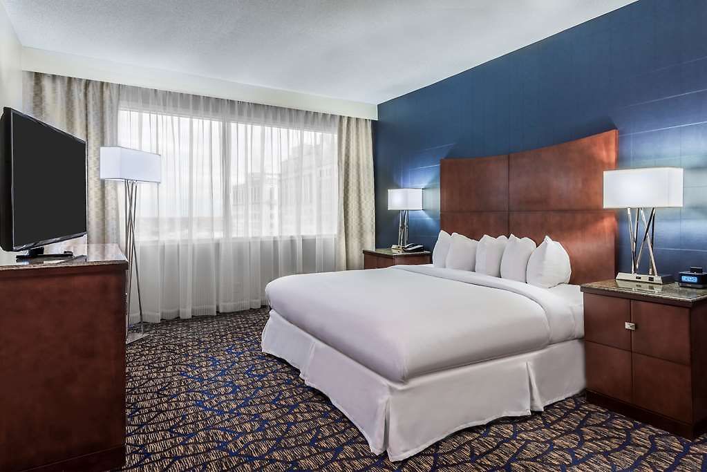 Doubletree By Hilton Downtown Hotel 4*