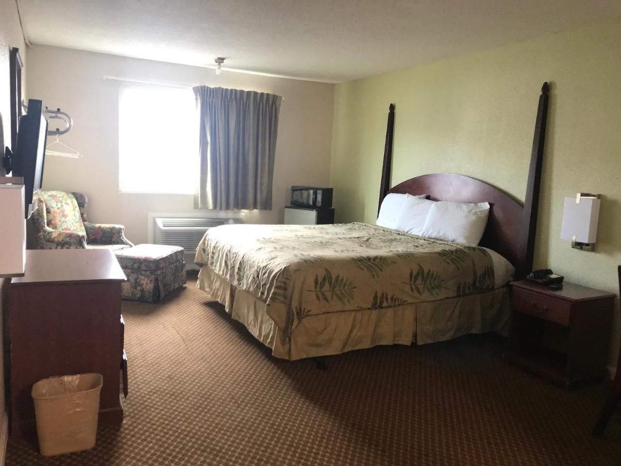 Inn Regency Inn & Suites 2*