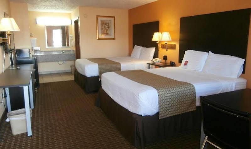 Econo North Motel 3*