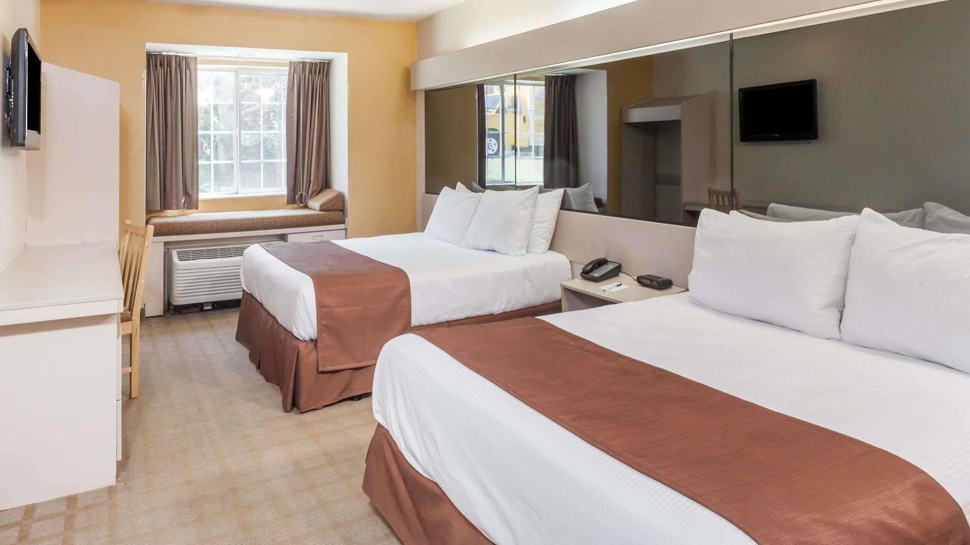 Hotel Microtel & By Wyndham