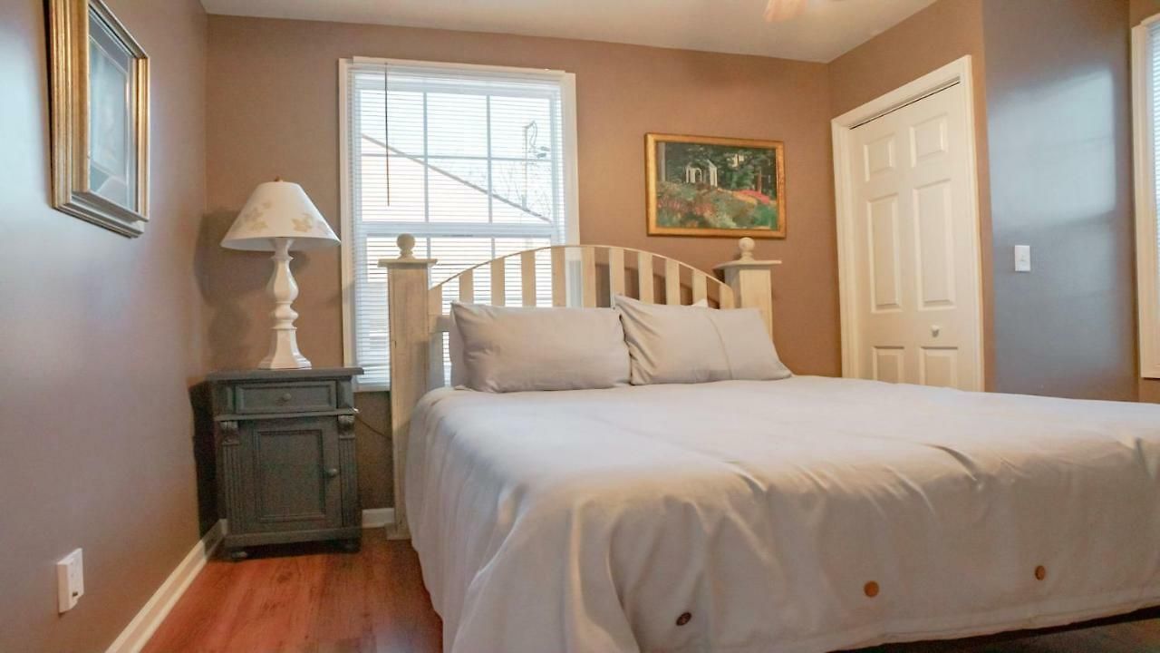 Guest house Living Like A Local!