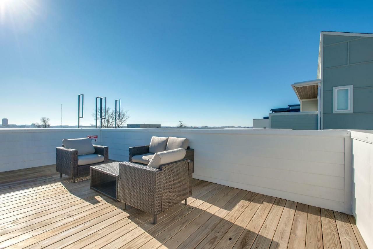 Guest house From The Rooftop! *