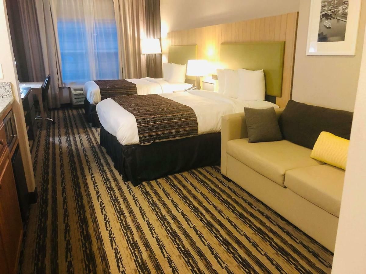 Hotel Country & By Radisson, Airport East, Tn 4*
