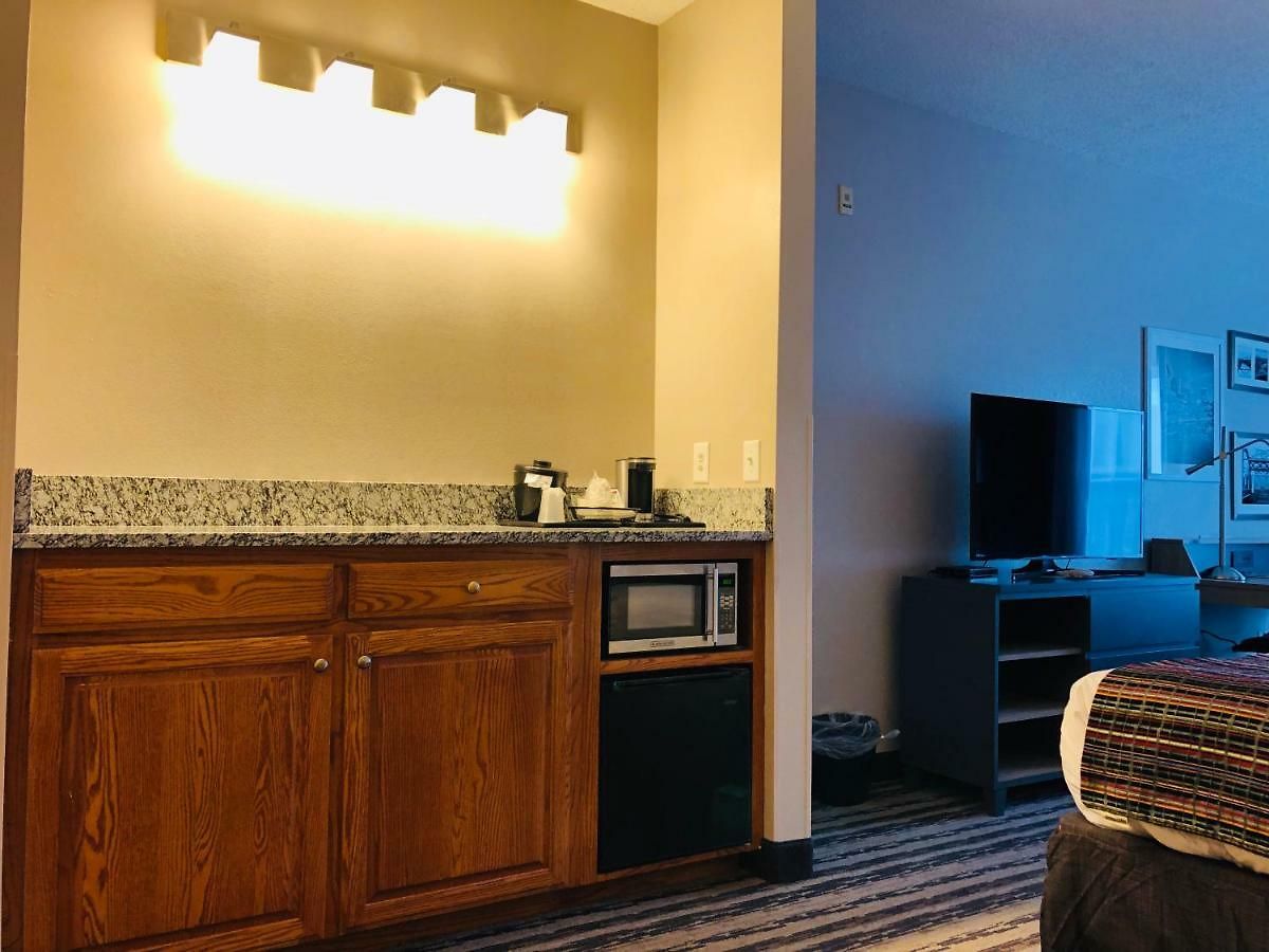 Hotel Country & By Radisson, Airport East, Tn Nashville