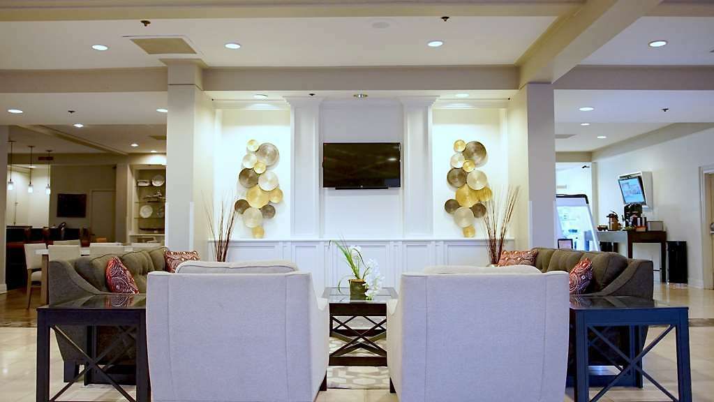Hotel Radisson Airport 4*