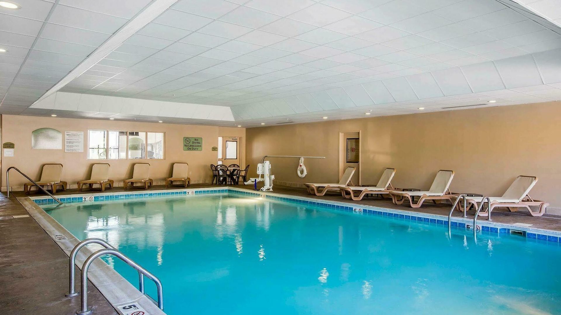 Comfort Near Percy Priest Hotel 4*