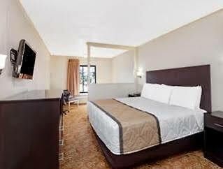 Knights - Downtown Hotel 2*