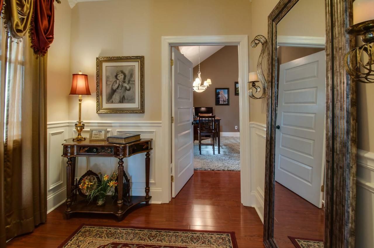Rick's Downtown Guest house