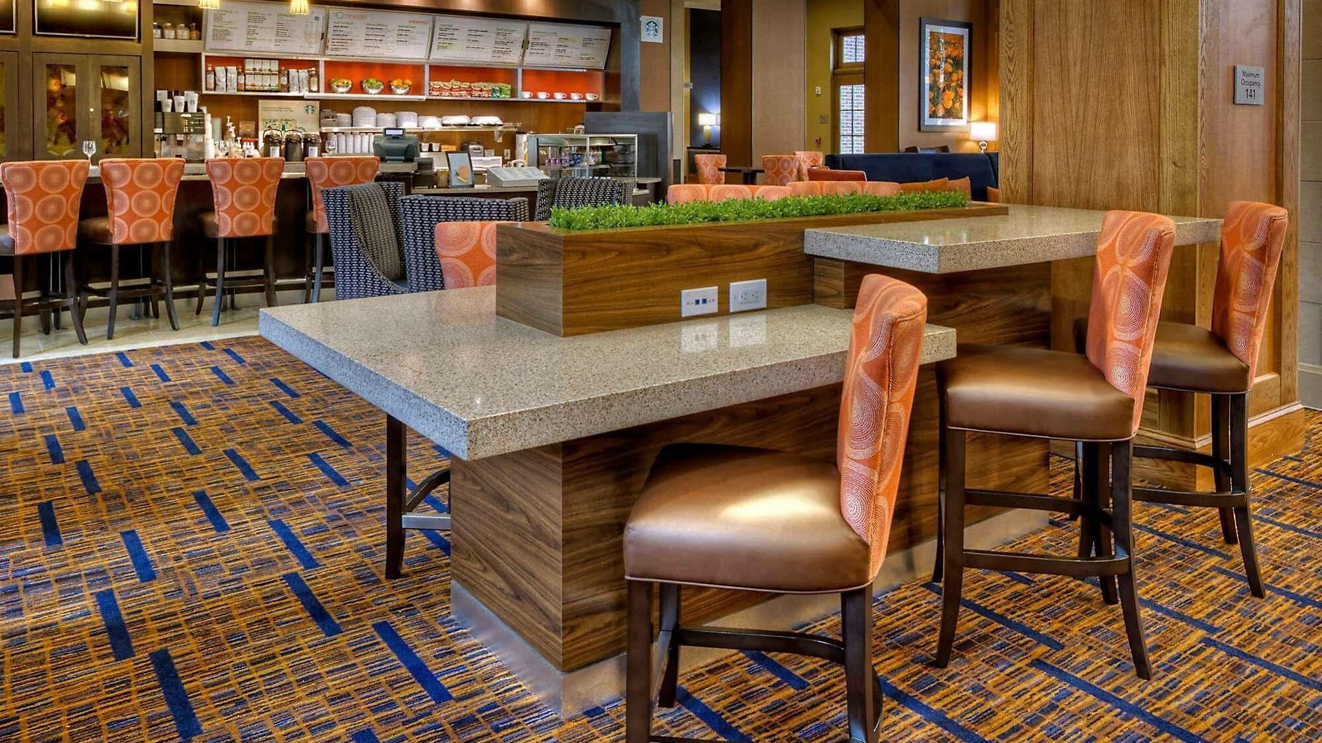 Courtyard By Marriott Hills Hotel 3*