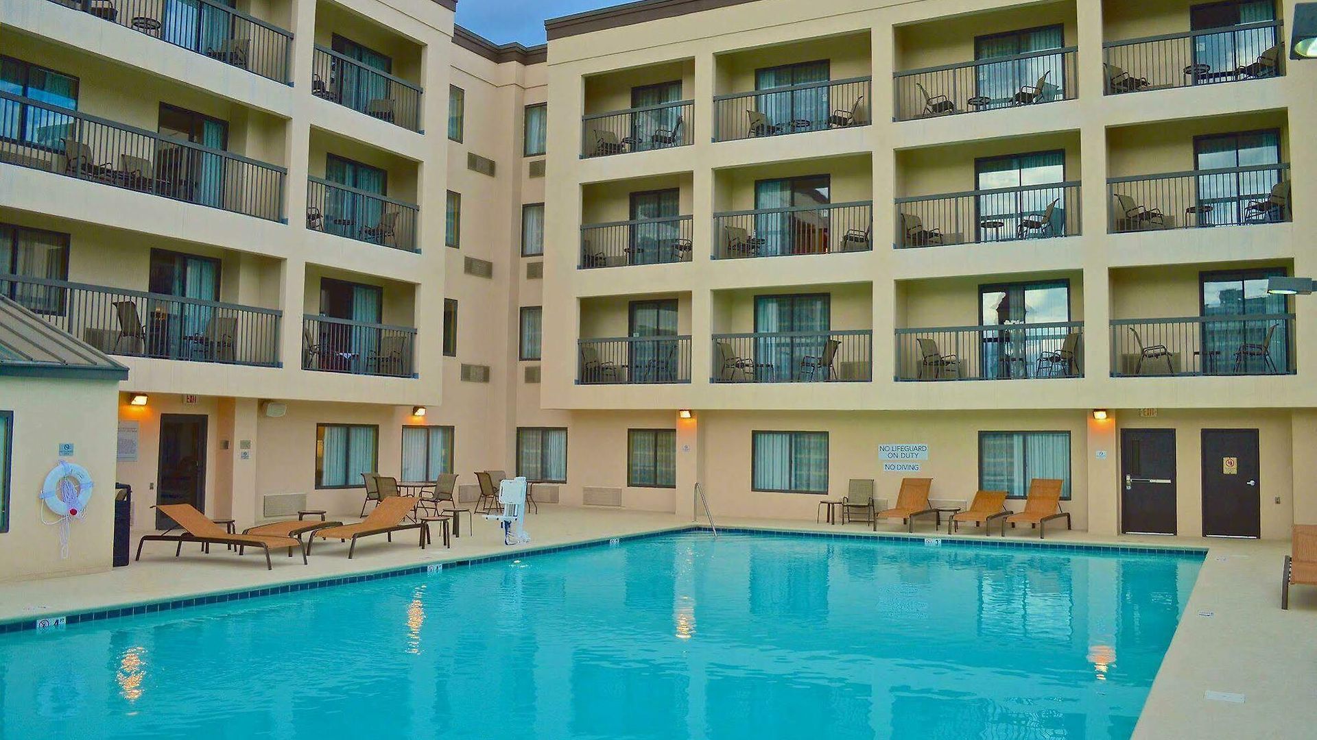 Hotel Courtyard By Marriott Vanderbilt West End 3*