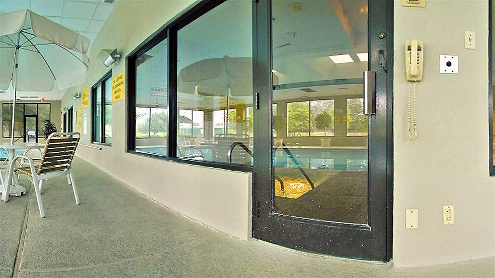 Hotel Radisson Airport 4*