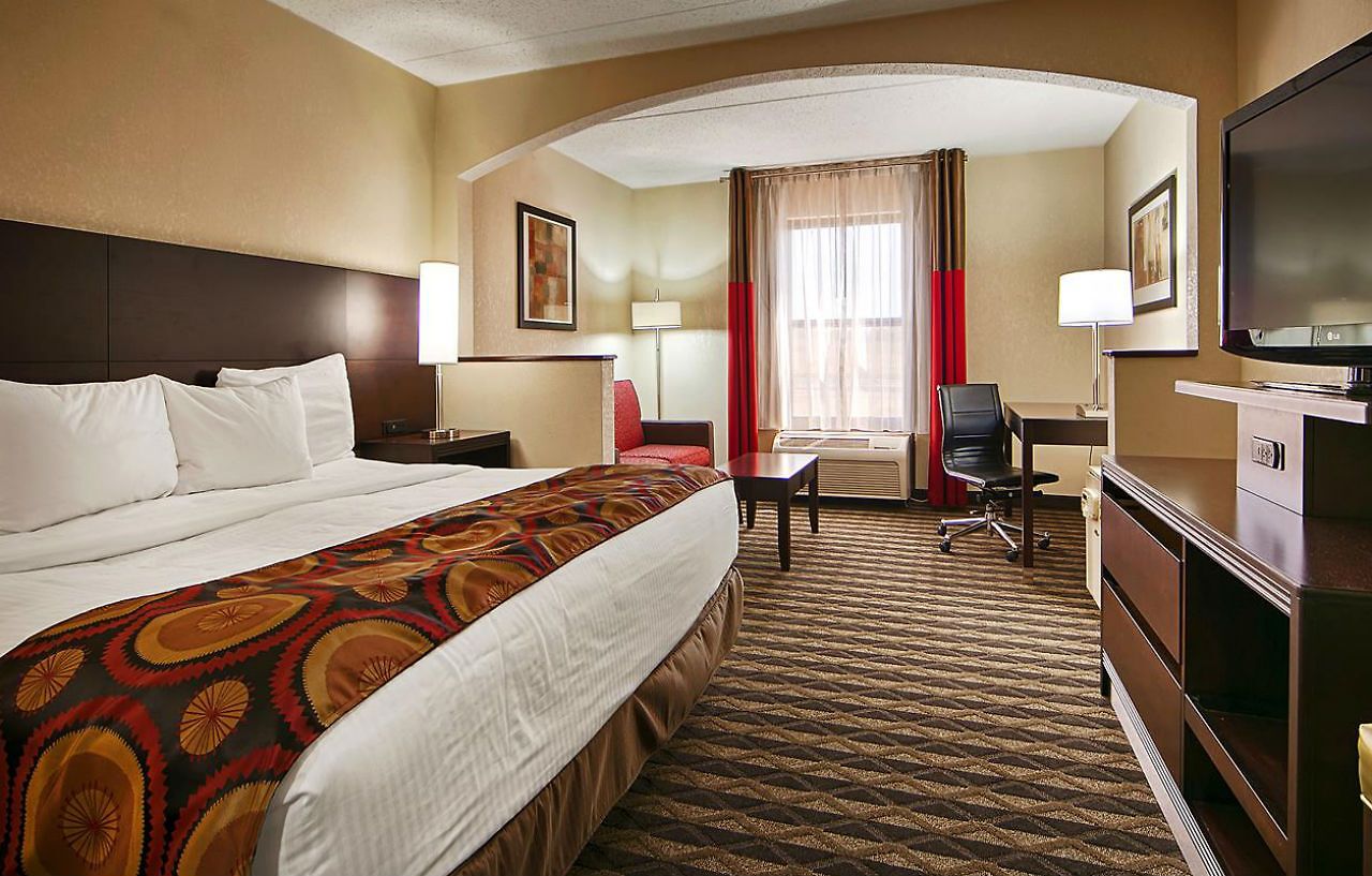 Western Near Opryland Hotel
