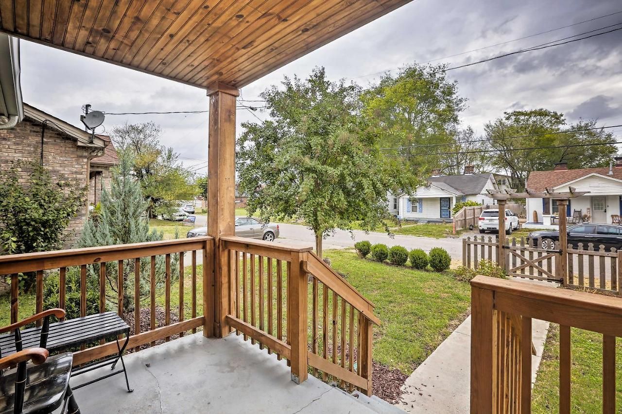 W/ Fire Pit & Yard, 3 Mi To Dwtn *