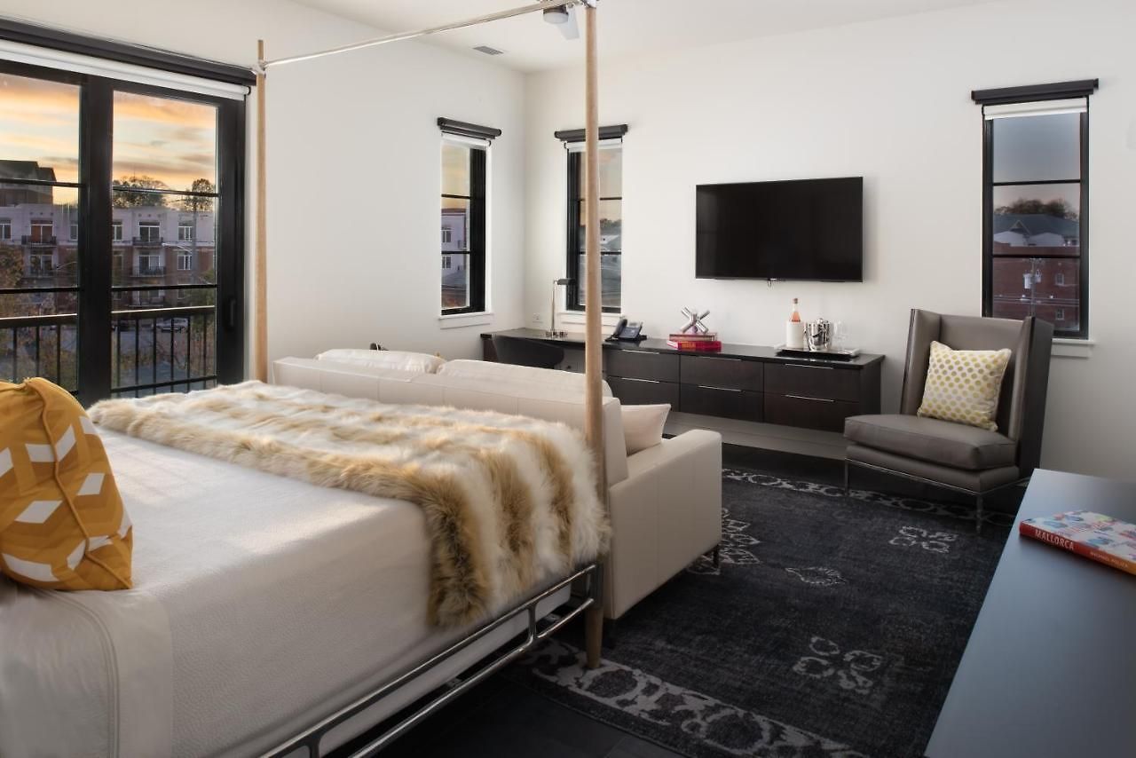 121 Hotel