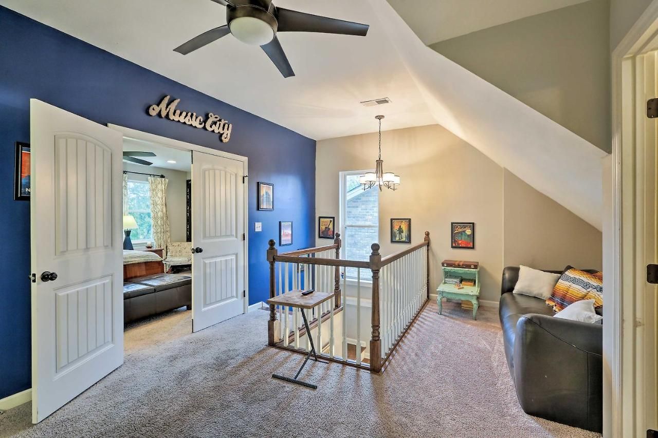 W/ Fire Pit & Yard, 3 Mi To Dwtn *