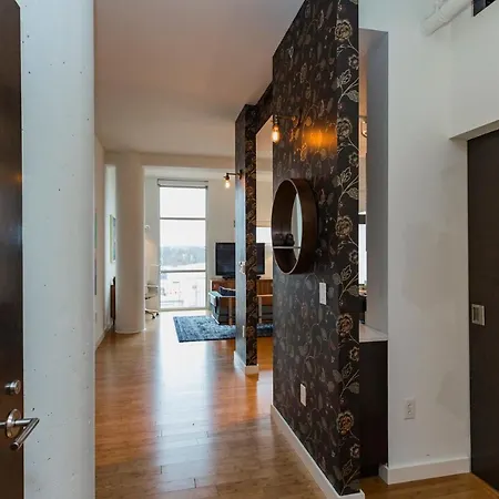Artsy Extended Retreat Downtown *