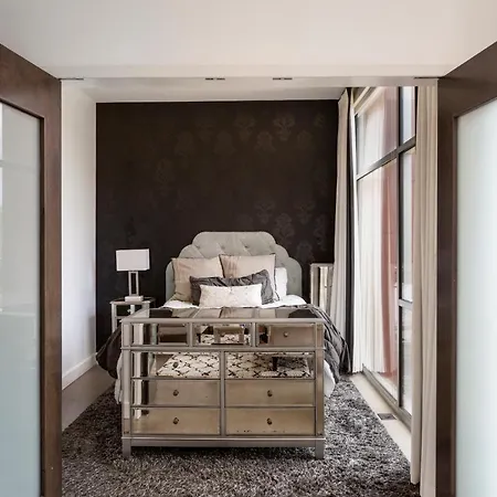 Holiday home Soak Up The Opulent Feel Of A Lavish Monochrome Abode Nashville