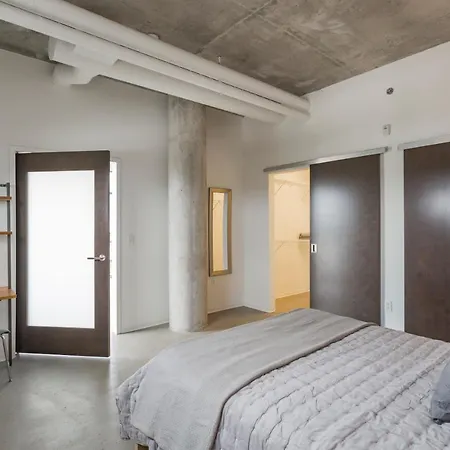 Holiday home Gaze At Sprawling Vistas Through Walls Of Windows *