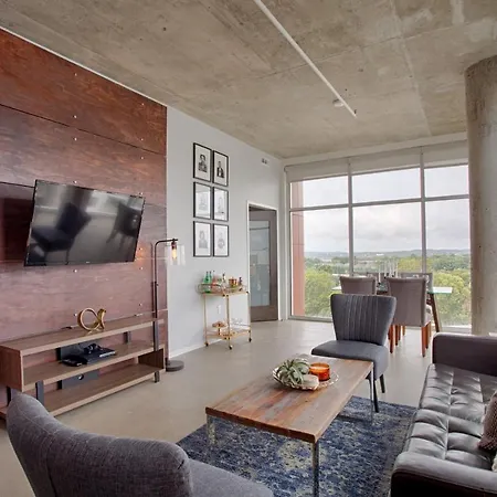 Holiday home Gaze At Sprawling Vistas Through Walls Of Windows Nashville