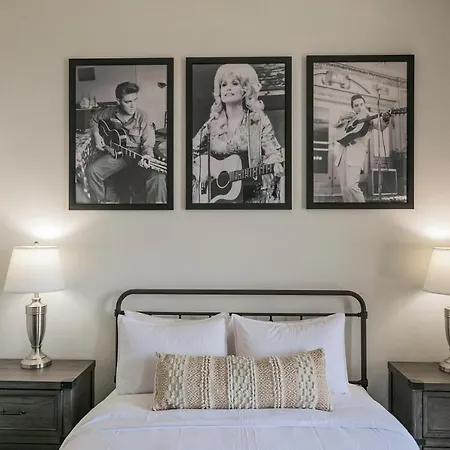 Mid Century Modern Downtown 30+ Night Min * Nashville