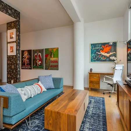 Artsy Extended Retreat Downtown