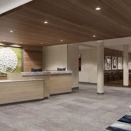Hotel Fairfield & By Marriott Airport