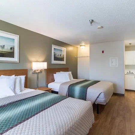 Hometowne By Red Roof - Airport/briley Pkwy Nashville