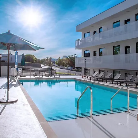 Urban Lux Modern 2 Bdr/2 Ba Condo