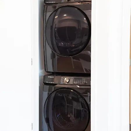 Urban Lux Modern 2 Bdr/2 Ba Condo