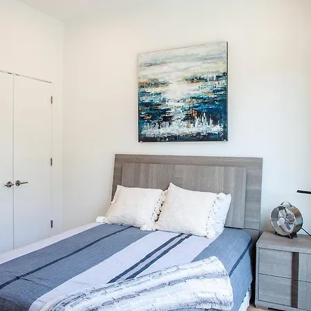 Urban Lux Modern 2 Bdr/2 Ba Condo *