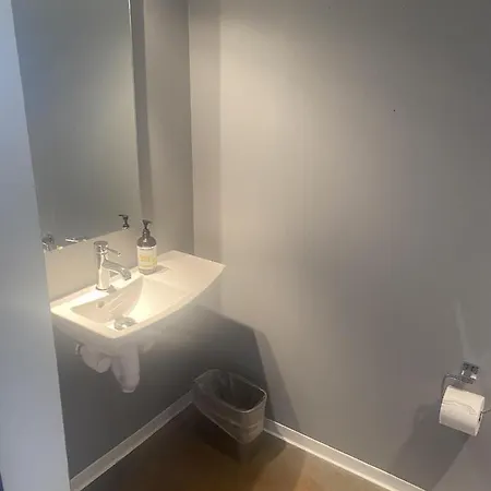 Holiday home Artsy Chic 1br 30day Min With Wifi Ac Parking Tv Furnished Rooftop *