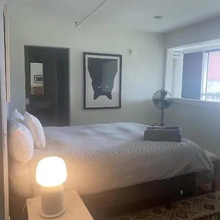 Holiday home Artsy Chic 1br 30day Min With Wifi Ac Parking Tv Furnished Rooftop Nashville