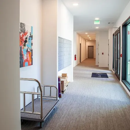 Urban Lux Modern 2 Bdr/2 Ba Condo Nashville